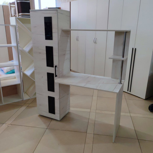 Компьютерный стол Юниор крафт белый.